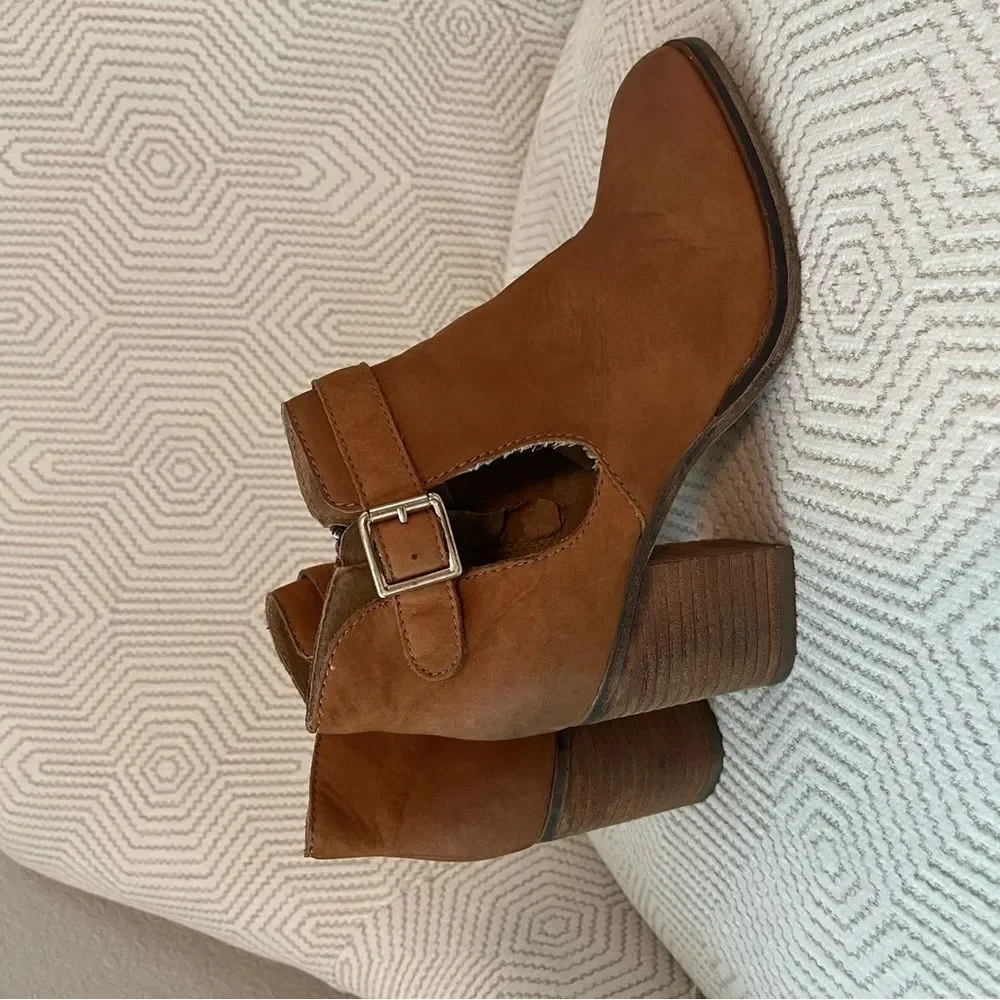 Suede leather booties size 8.5 western rustic fall country festival